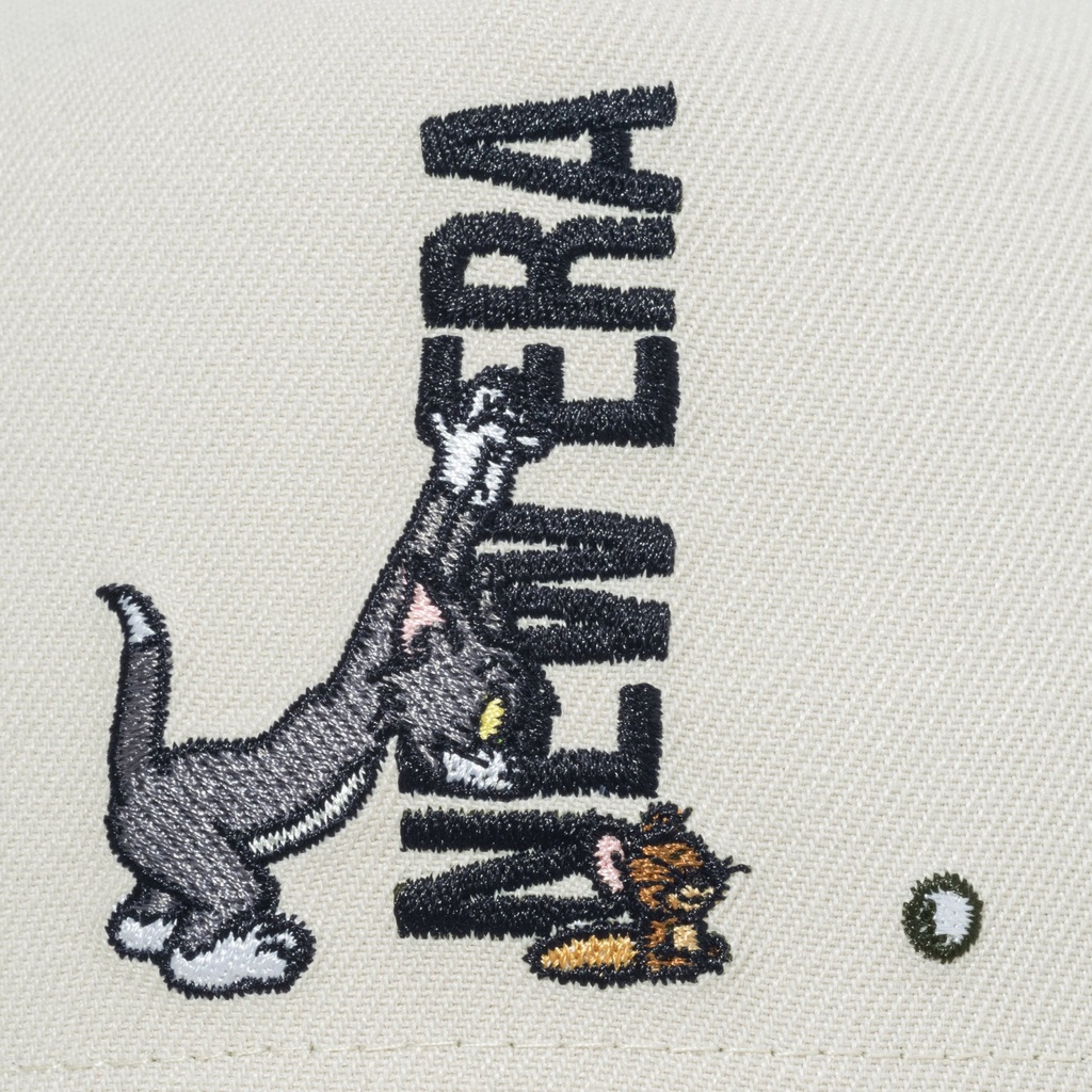 /9forty-a-frame-on-par-tom-and-jerry-13772544-osfm-new-era-214370.jpg?v=1693552794